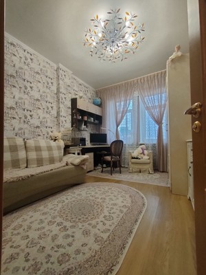 Продам трехкомнатную (3-комн.) квартиру, Дунина-Горкавича ул, 10, Ханты-Мансийск г
