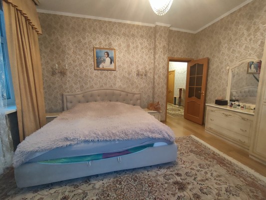 Продам трехкомнатную (3-комн.) квартиру, Дунина-Горкавича ул, 10, Ханты-Мансийск г