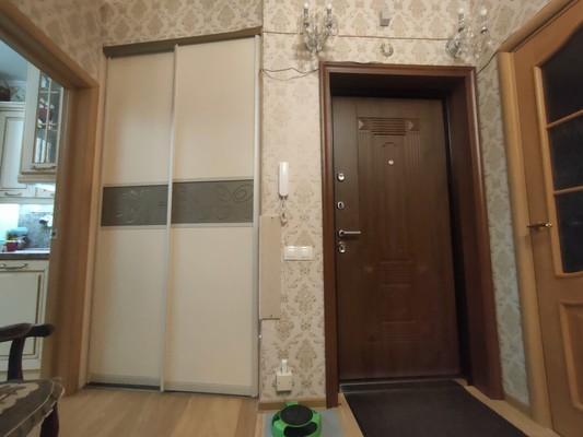 Продам трехкомнатную (3-комн.) квартиру, Дунина-Горкавича ул, 10, Ханты-Мансийск г