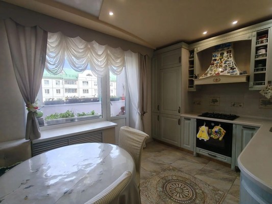 Продам двухкомнатную (2-комн.) квартиру, Сирина ул, 68Б, Ханты-Мансийск г