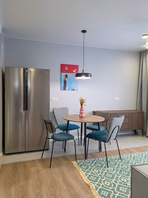 Сдам трехкомнатную (3-комн.) квартиру, 100 кв-л, 1к3, Москва г