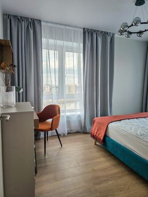 Сдам трехкомнатную (3-комн.) квартиру, 100 кв-л, 1к3, Москва г