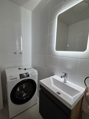 Сдам трехкомнатную (3-комн.) квартиру, 100 кв-л, 1к3, Москва г