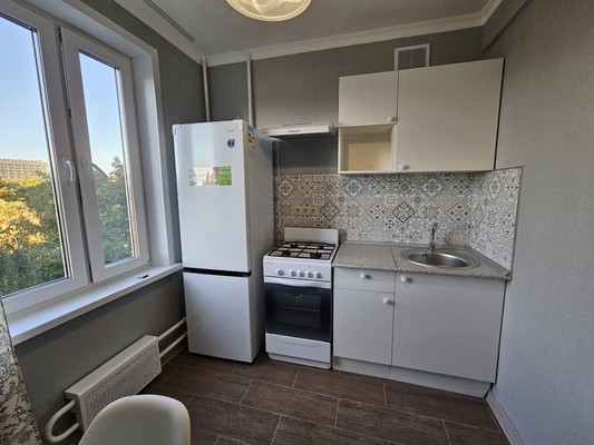 Сдам трехкомнатную (3-комн.) квартиру, Косинская ул, 4к2, Москва г