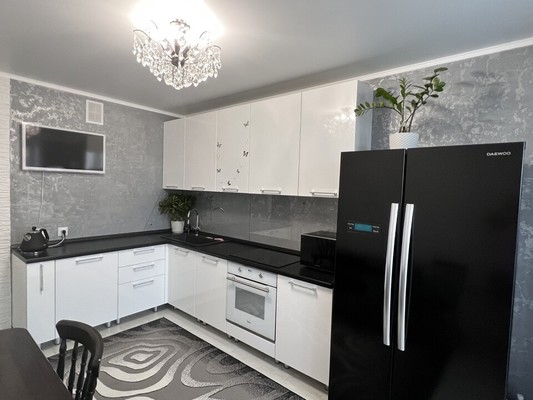 Продам двухкомнатную (2-комн.) квартиру, Норильская ул, 3е, Красноярск г