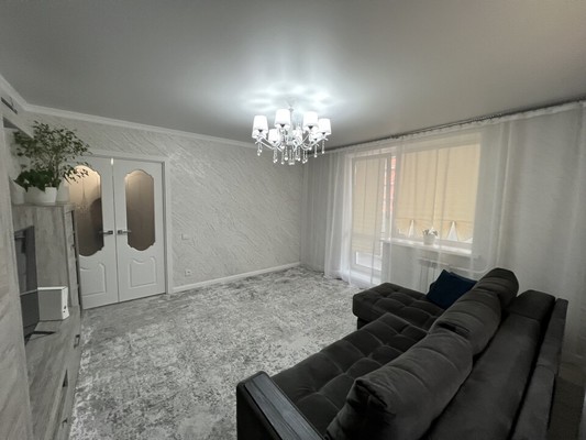 Продам двухкомнатную (2-комн.) квартиру, Норильская ул, 3е, Красноярск г