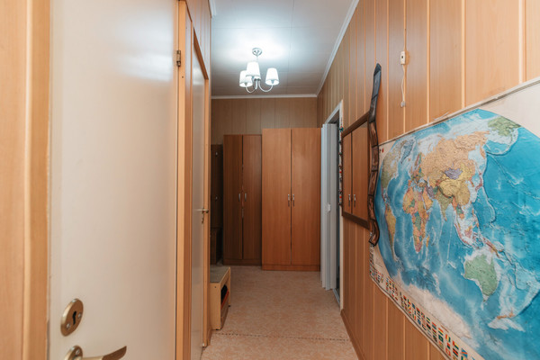 Продам двухкомнатную (2-комн.) квартиру, Карла Маркса ул, 6, Ханты-Мансийск г