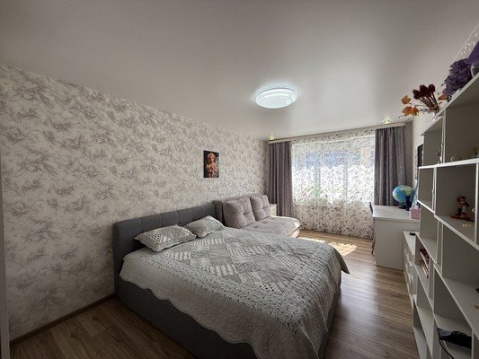 Продам трехкомнатную (3-комн.) квартиру, Калараша ул, 18, Туапсе г