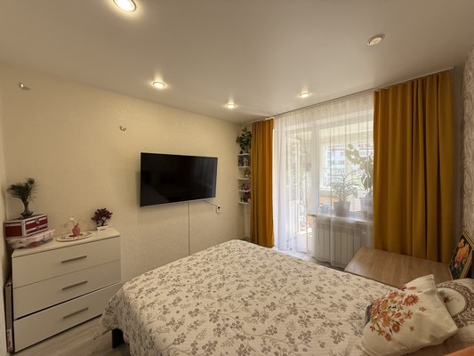 Продам трехкомнатную (3-комн.) квартиру, Калараша ул, 18, Туапсе г