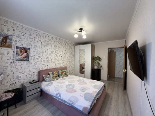 Продам трехкомнатную (3-комн.) квартиру, Калараша ул, 18, Туапсе г