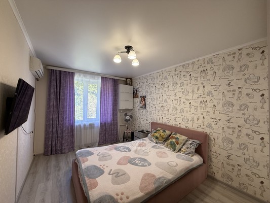 Продам трехкомнатную (3-комн.) квартиру, Калараша ул, 18, Туапсе г
