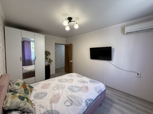 Продам трехкомнатную (3-комн.) квартиру, Калараша ул, 18, Туапсе г