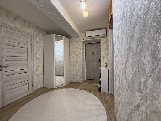 Продам трехкомнатную (3-комн.) квартиру, Калараша ул, 18, Туапсе г