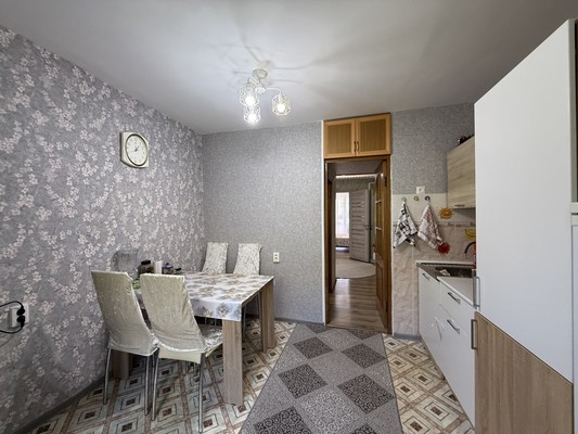 Продам трехкомнатную (3-комн.) квартиру, Калараша ул, 18, Туапсе г