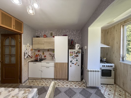 Продам трехкомнатную (3-комн.) квартиру, Калараша ул, 18, Туапсе г