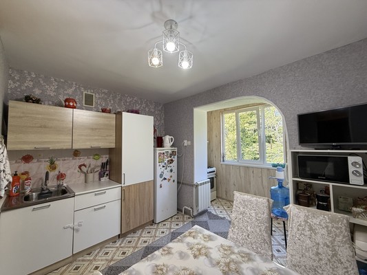 Продам трехкомнатную (3-комн.) квартиру, Калараша ул, 18, Туапсе г