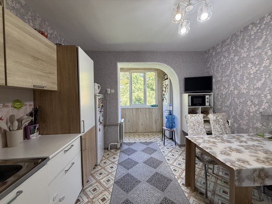 Продам трехкомнатную (3-комн.) квартиру, Калараша ул, 18, Туапсе г