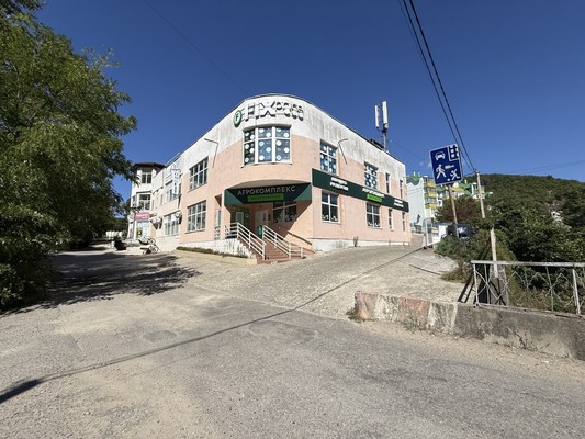 Продам трехкомнатную (3-комн.) квартиру, Калараша ул, 18, Туапсе г