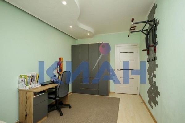 Продам трехкомнатную (3-комн.) квартиру, Весны ул, 15, Красноярск г