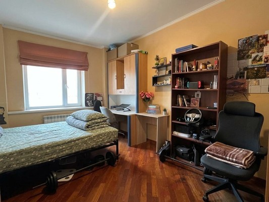 Продам трехкомнатную (3-комн.) квартиру, Изюмская ул, 46, Москва г