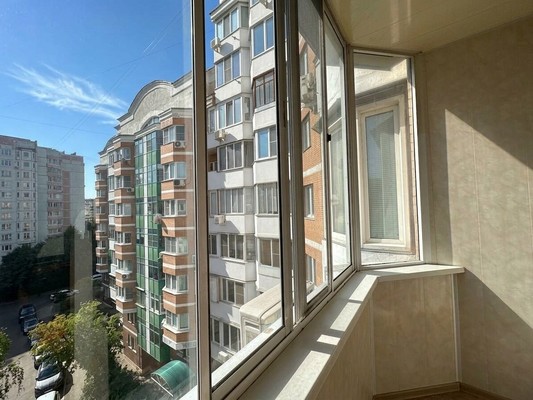 Продам трехкомнатную (3-комн.) квартиру, Изюмская ул, 46, Москва г