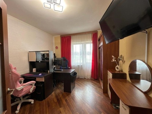 Продам трехкомнатную (3-комн.) квартиру, Изюмская ул, 46, Москва г