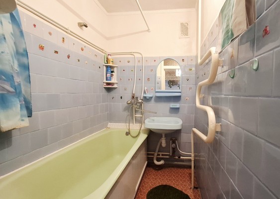 Продам трехкомнатную (3-комн.) квартиру, Фрунзенское шоссе ул, 6, Партенит пгт