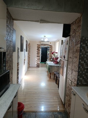 Продам трехкомнатную (3-комн.) квартиру, 12-й мкр, 6, Анапа г