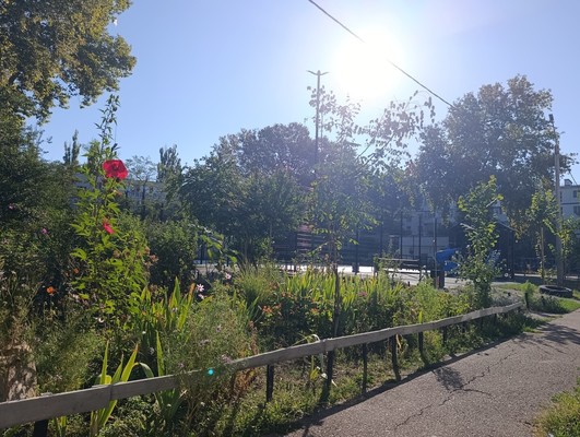 Продам трехкомнатную (3-комн.) квартиру, 12-й мкр, 6, Анапа г