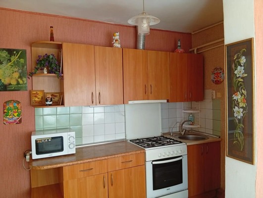 Продам трехкомнатную (3-комн.) квартиру, Бетховена ул, 48, Симферополь г