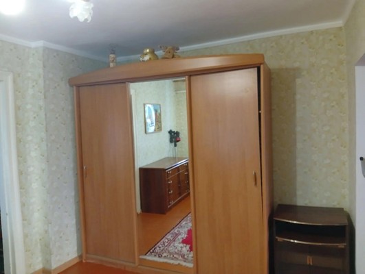 Продам трехкомнатную (3-комн.) квартиру, Бетховена ул, 48, Симферополь г
