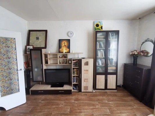 Продам двухкомнатную (2-комн.) квартиру, Луганская ул, 3к1, Москва г