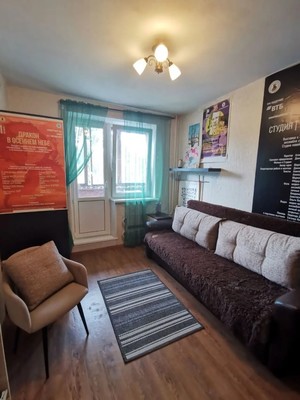 Продам двухкомнатную (2-комн.) квартиру, Луганская ул, 3к1, Москва г