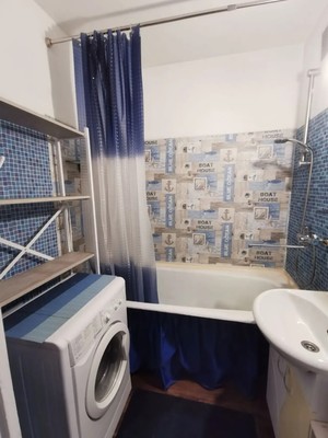 Продам двухкомнатную (2-комн.) квартиру, Луганская ул, 3к1, Москва г
