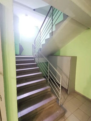 Продам двухкомнатную (2-комн.) квартиру, Луганская ул, 3к1, Москва г