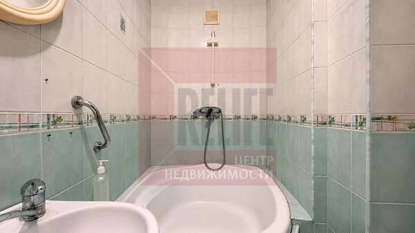 Продам двухкомнатную (2-комн.) квартиру, Горького ул, 162, Калининград г