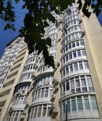 Продам двухкомнатную (2-комн.) квартиру, Цюрупы (Центральный р-н) ул, 32, Сочи г