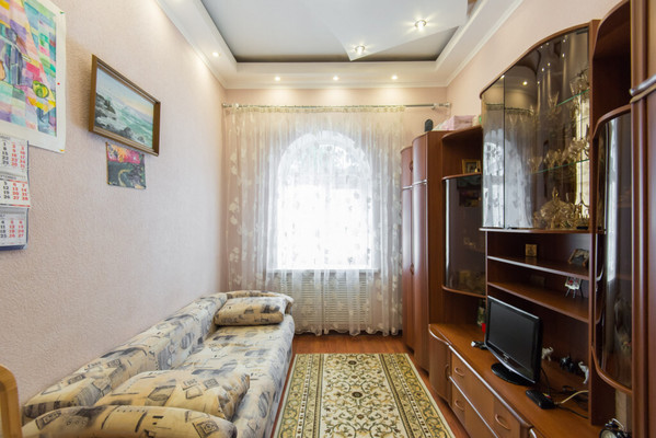 Продам двухкомнатную (2-комн.) квартиру, Советская ул, 9к2, Ростов-на-Дону г
