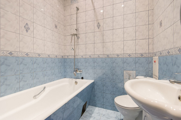 Продам двухкомнатную (2-комн.) квартиру, Советская ул, 9к2, Ростов-на-Дону г