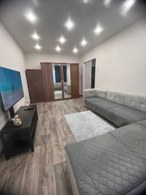 Сдам трехкомнатную (3-комн.) квартиру, Лермонтова ул, 5, Симферополь г