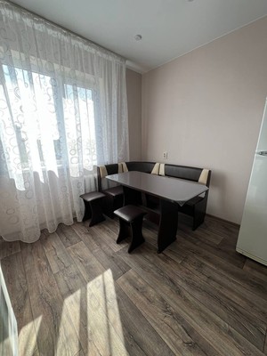 Сдам трехкомнатную (3-комн.) квартиру, Лермонтова ул, 5, Симферополь г
