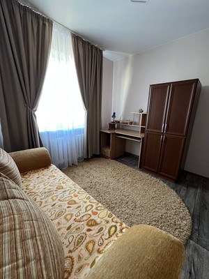 Сдам трехкомнатную (3-комн.) квартиру, Лермонтова ул, 5, Симферополь г