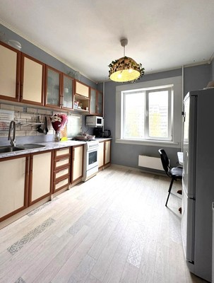 Продам трехкомнатную (3-комн.) квартиру, Победы пр-кт, 38, Казань г