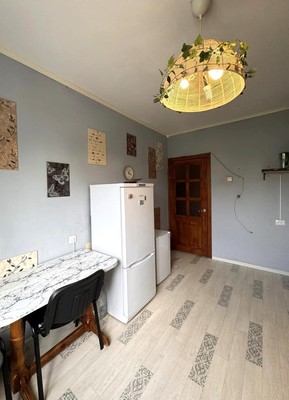 Продам трехкомнатную (3-комн.) квартиру, Победы пр-кт, 38, Казань г