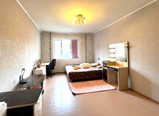 Продам трехкомнатную (3-комн.) квартиру, Победы пр-кт, 38, Казань г