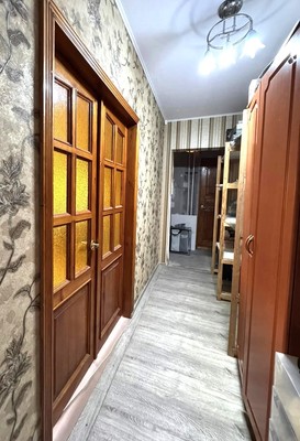 Продам трехкомнатную (3-комн.) квартиру, Победы пр-кт, 38, Казань г