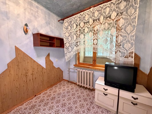 Продам трехкомнатную (3-комн.) квартиру, Бела Куна ул, 5, Симферополь г