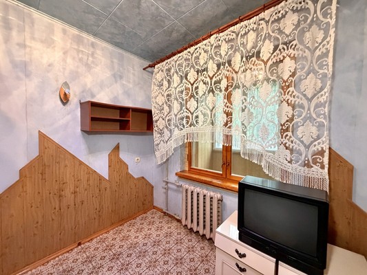 Продам трехкомнатную (3-комн.) квартиру, Бела Куна ул, 5, Симферополь г