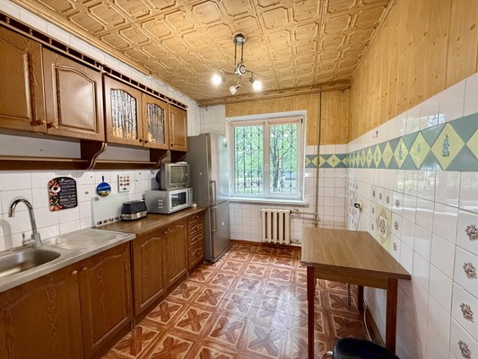 Продам трехкомнатную (3-комн.) квартиру, Бела Куна ул, 5, Симферополь г