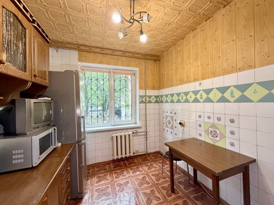 Продам трехкомнатную (3-комн.) квартиру, Бела Куна ул, 5, Симферополь г